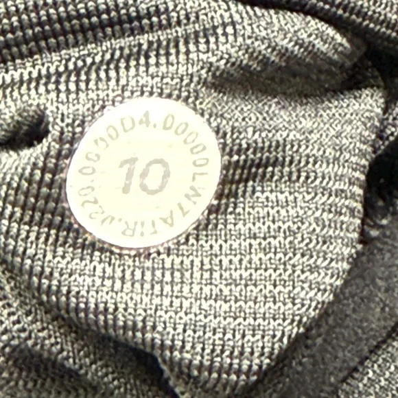 lululemon low rise Hotty Hot Dark Camo Athletic Shorts - Picture 5 of 5